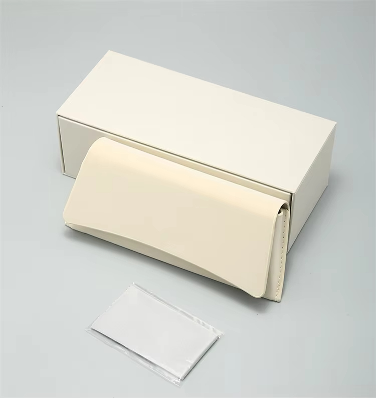 Eyewear Case Detail