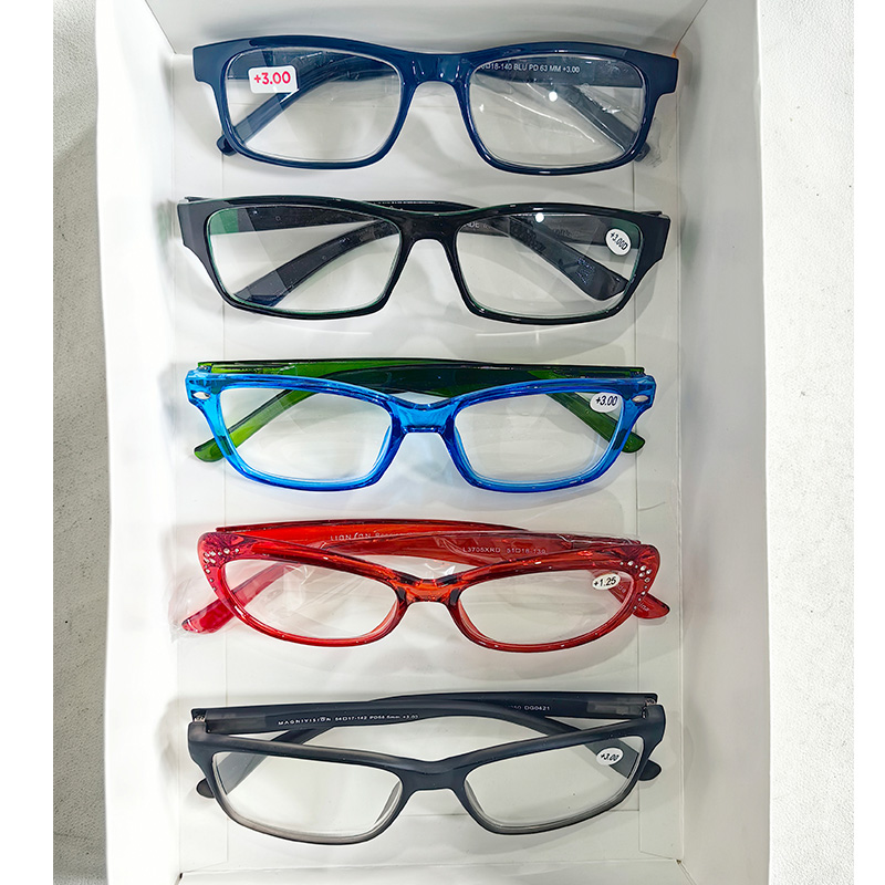 Assorted Reading Glasses Detail 5