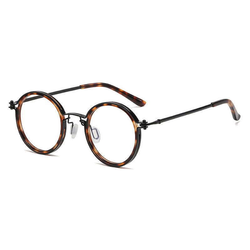 Eyewear Showcase Image 10