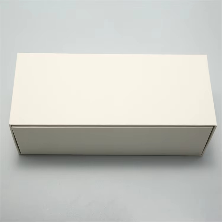 Eyewear Case Detail