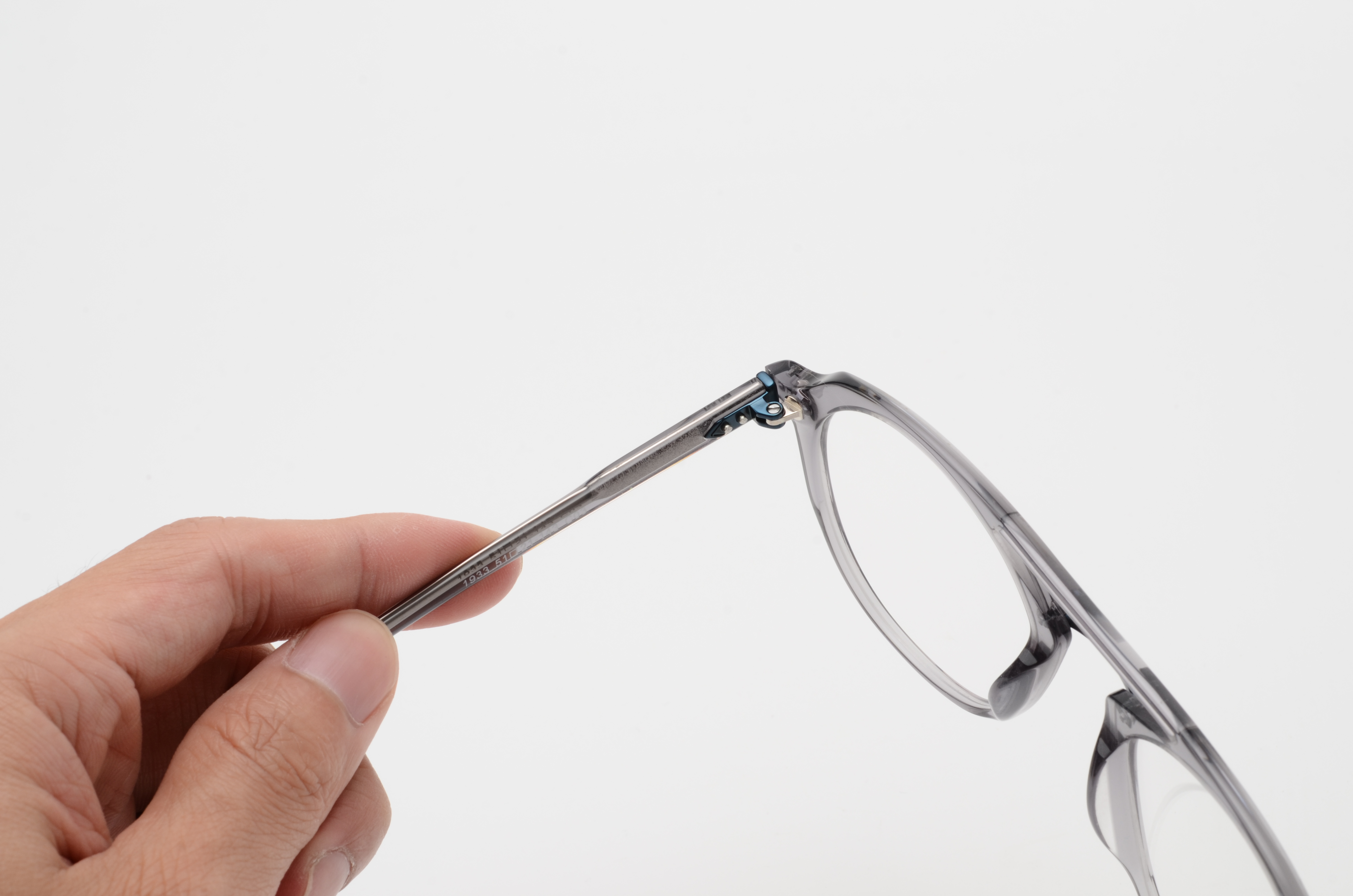 Eyewear Model View 3
